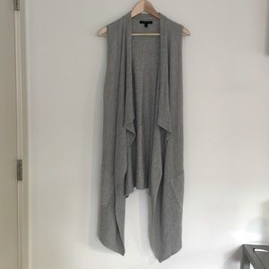 Long knit drapery sleeveless sweater Banana Republic